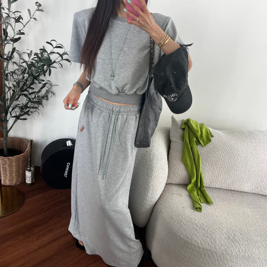재고 있음 새로운 루즈핏 라운드 넥 반팔 티셔츠 허리밴드 펌프 로프 스트레이트 한 마디 반신 스커트 세트 상세 이미지 1