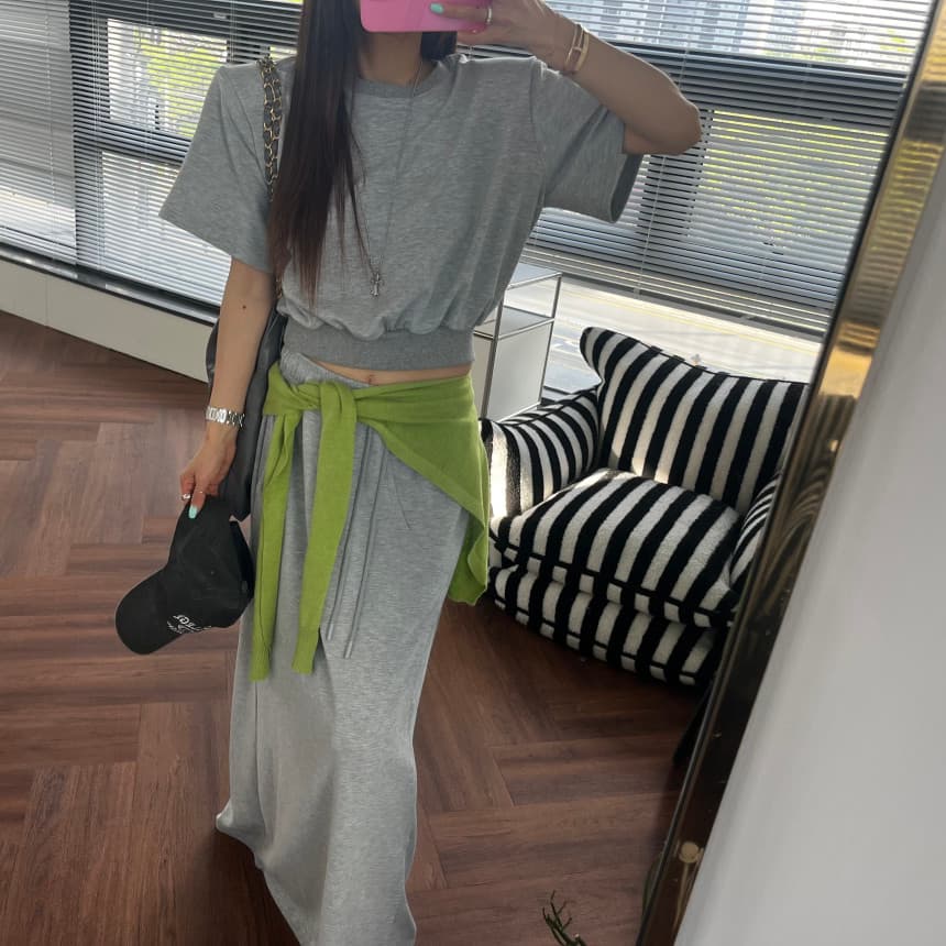 재고 있음 새로운 루즈핏 라운드 넥 반팔 티셔츠 허리밴드 펌프 로프 스트레이트 한 마디 반신 스커트 세트 상세 이미지 9