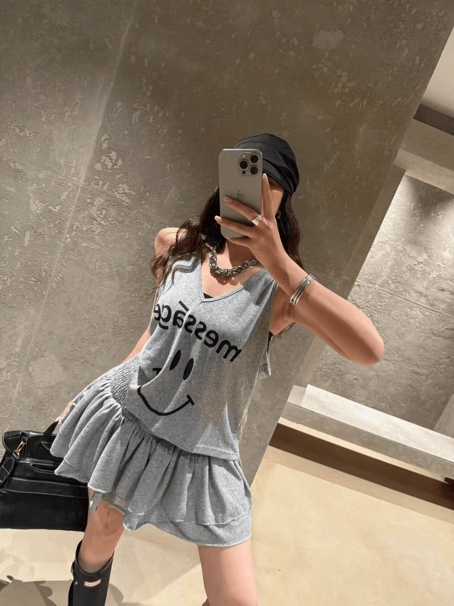 재고 있음 한국 ins 보 주님 26 여름 패션 웃는 얼굴 슬림해 보이는 조끼 하이웨이스트 다중 레이어 미니 스커트 세트 여성 이미지 3