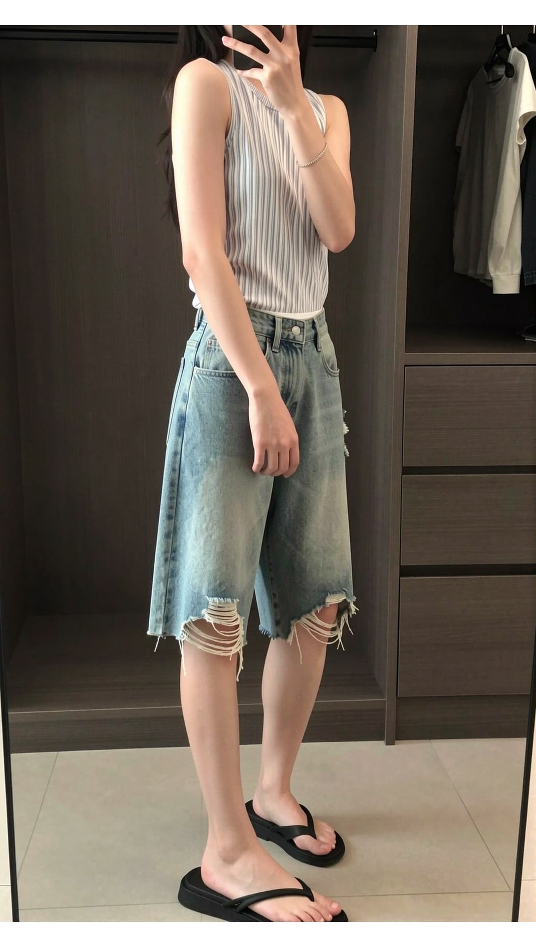 작은 키 여름 레트로 워싱 스트레이트 하이웨이스트 찢어진 부분 데님 반바지 여성 노스탤지어 블루 5 점 넓은 다리 중 반바지 상세 이미지 12