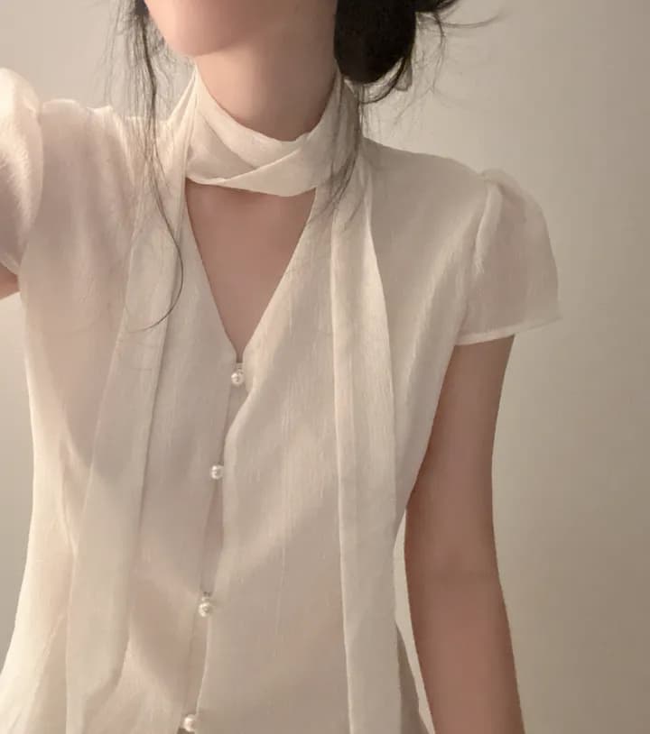 있음 선적 chic 행침 목 레이스업 V넥 패션 셔츠 상세 이미지 2
