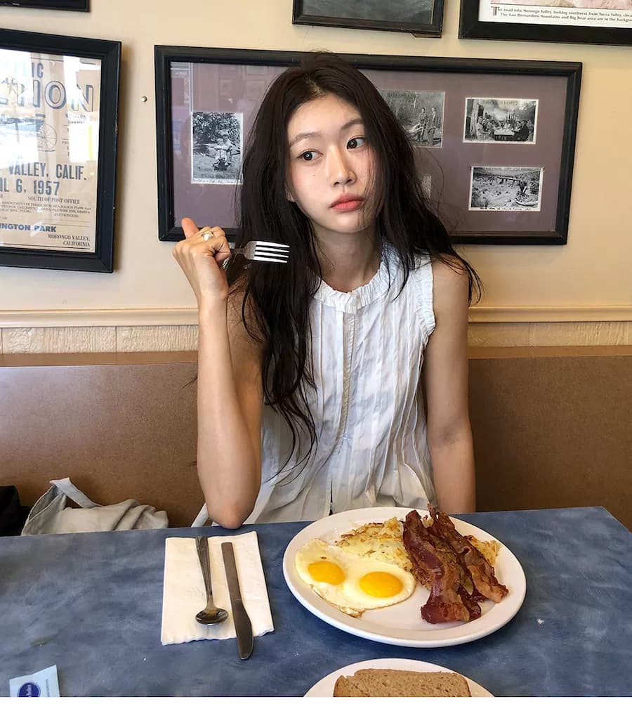 있음 선적 셔츠 화이트 레이스 민소매 작은 셔츠 레트로 플리츠 셔츠 이미지 3