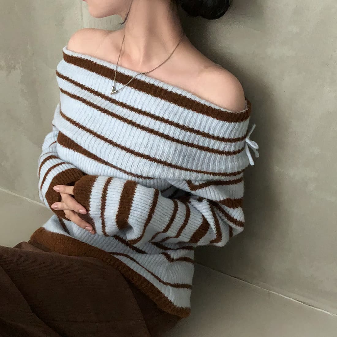 재고 상품 사이즈 업데이트 한국 chic 겨울 새로운 레트로 미니멀리즘 스트라이프 보트넥 오프숄더 스웨터 이미지 4