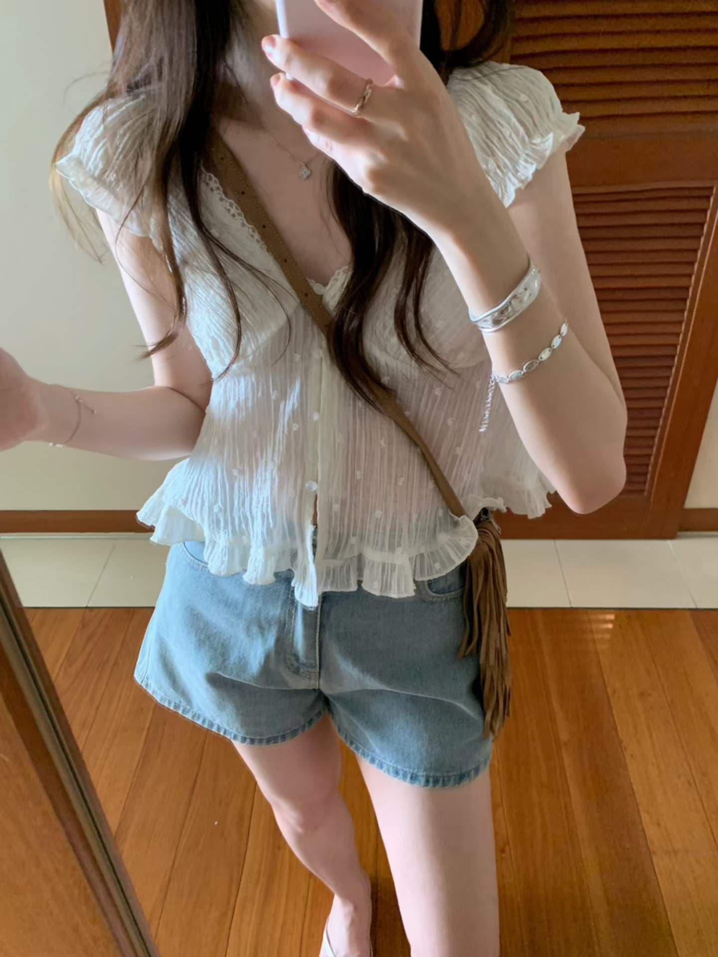 있음 선적 한국 동대문 레이스 측면 V넥 부서 버클 요정 요정 주름 자수 조금 몸매 가꾸기 반팔 셔츠 상세 이미지 5