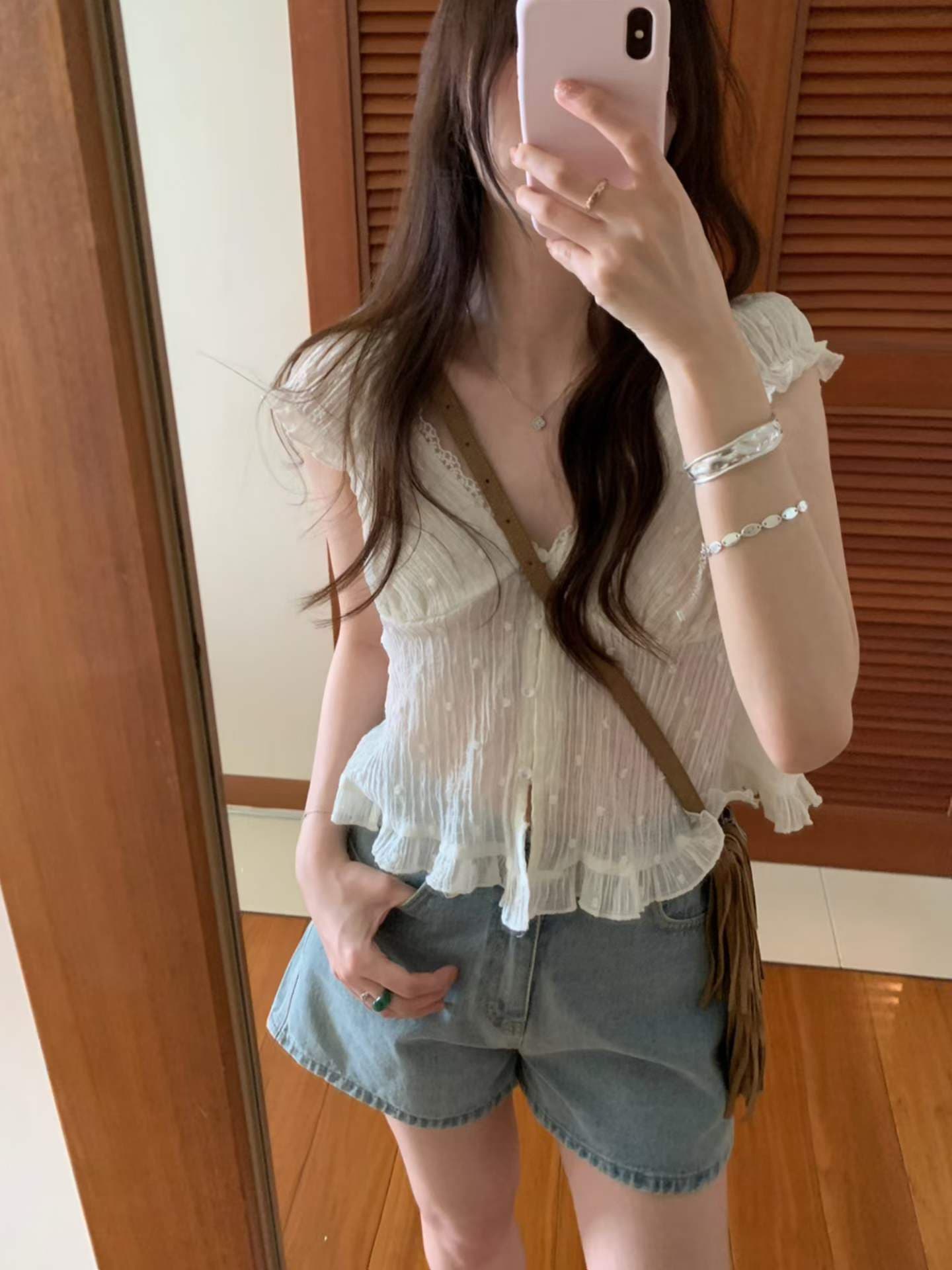 있음 선적 한국 동대문 레이스 측면 V넥 부서 버클 요정 요정 주름 자수 조금 몸매 가꾸기 반팔 셔츠 상세 이미지 11