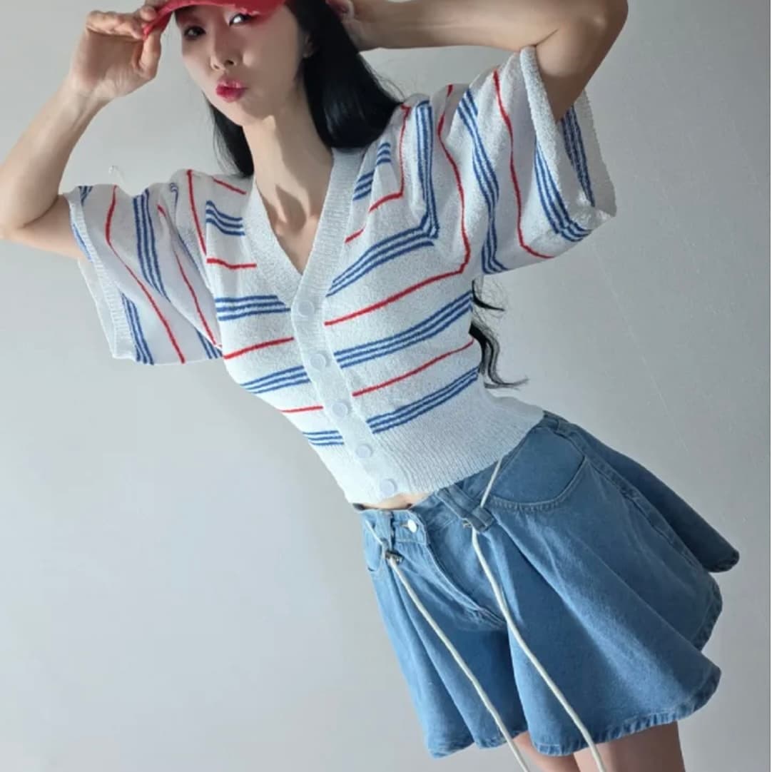 프랑스식 품격 여름 새로운 거품 소매 싱글 줄 버튼 슬림해 보이는 어깨 패드 V넥 니트 스웨터 반팔 여성 상세 이미지 2