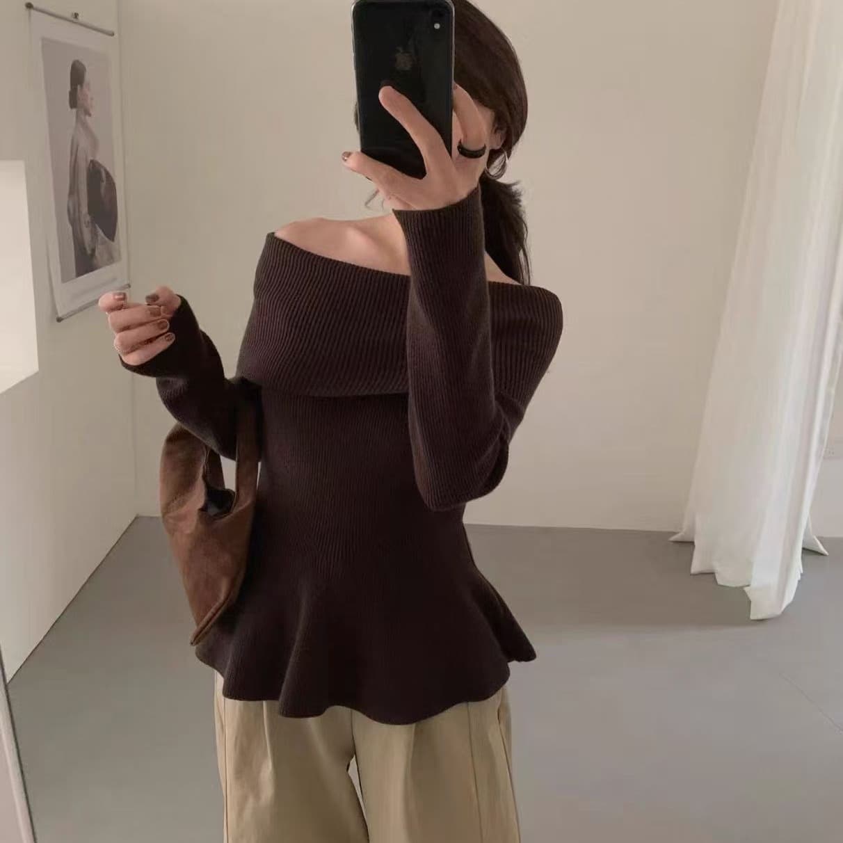 두꺼운 니트 비스듬한 어깨 오프숄더 긴팔 우산 치마 긴팔 새는 어깨 스웨터 이미지 3