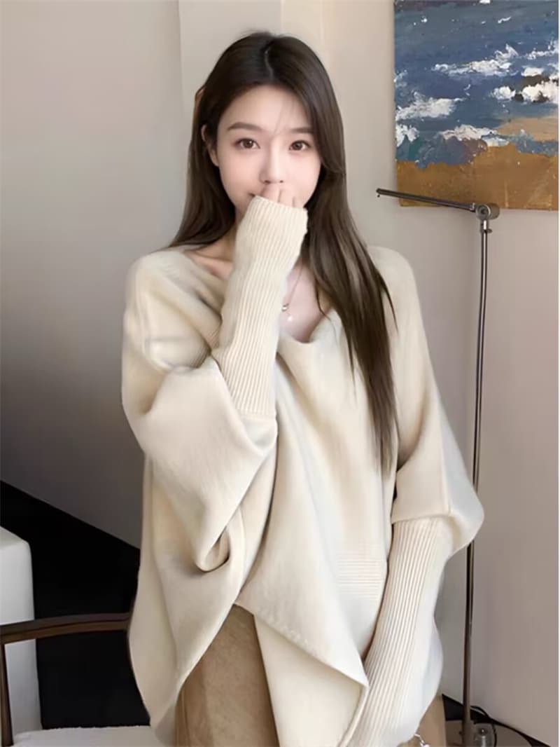 느긋한 바람 V넥 니트 스웨터 스웨터 코트 2025 가을 겨울 새로운 불규칙 디자인 센스 배트윙 소매 여성 셔츠 이미지 2
