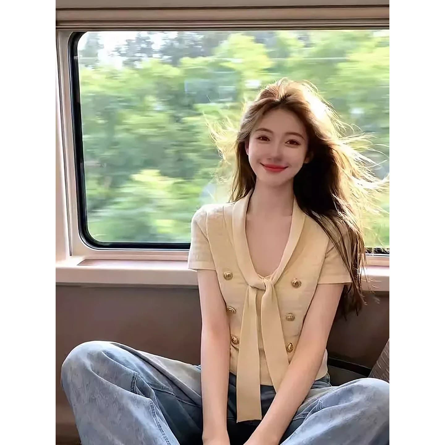 작은 샤넬 스타일 니트 스웨터 여성 2026 여름 새로운 몸매 가꾸기 나비 넥타이 작은 대중 Chic 출퇴근 개성 맨위 이미지 3