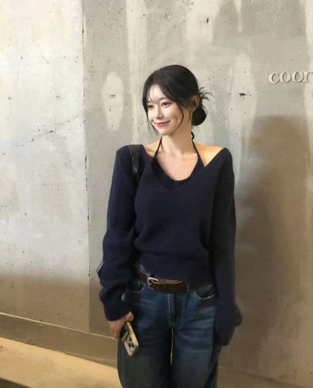 디자인 센스 스웨터 여자 V넥 풀오버 가을 겨울철 새로운 루즈핏 느긋한 바람 니트 스웨터 맨위 슬립 투피스 세트 상세 이미지 4