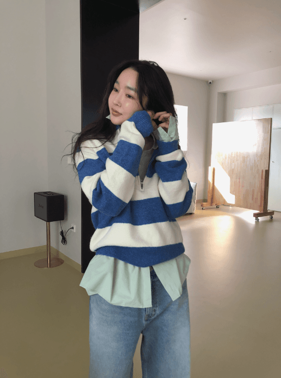 한 부서 새로운 느슨함 센스 와이드 스트라이프 반 개방 지퍼 니트 스웨터 부드러운 찹쌀 두꺼운 스탠드 칼라 배색 스웨터 여자 상세 이미지 6