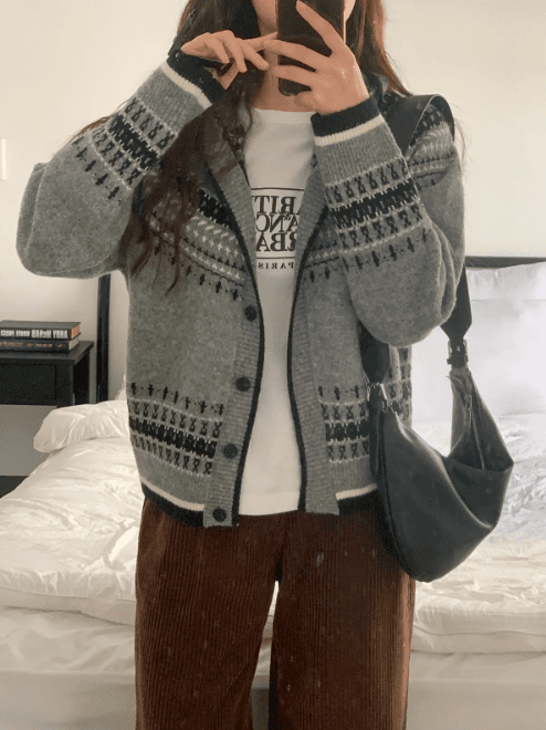 한국 chic 가을 겨울 새로운 루즈핏 싱글 줄 버튼 디자인 고급 센스 레트로 자카드 후드 스웨터 여성 코트 상세 이미지 5