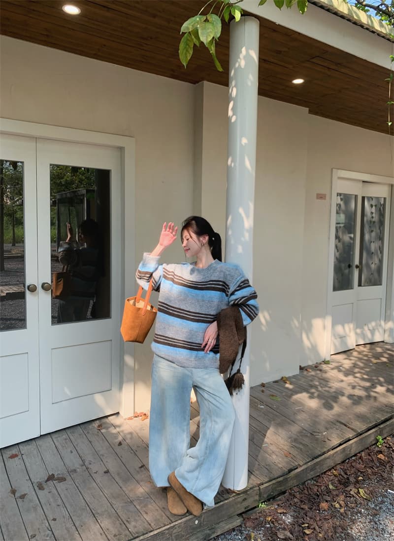 한국 스타일 가을 의상 루즈핏 부드럽다 배색 스트라이프 풀오버 니트 스웨터 삼각형 스카프 투피스 세트 상세 이미지 36