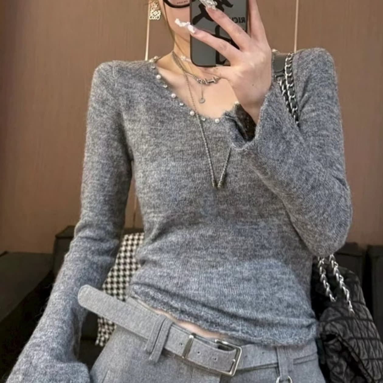 고급 센스 품격 V넥 비즈 박기 나팔 소매 스웨터 기본 셔츠 여성 가을 몸매 가꾸기 미니멀리즘 니트 맨위 이미지 5