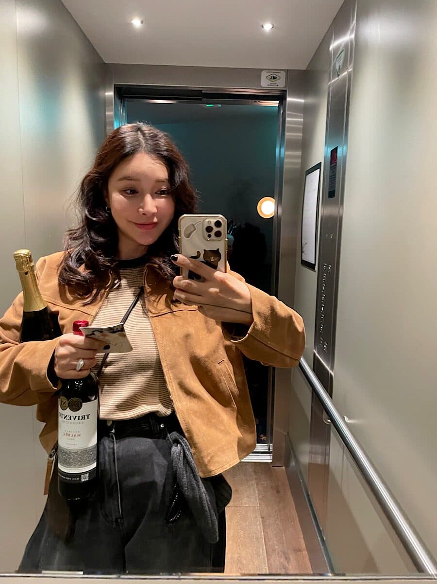 한국 chic 가을 레트로 잘 생긴 폴로 칼라 모조 가죽 플러시 루즈핏 다용도 지퍼 쇼트 스타일 긴팔 재킷 여성 코트 상세 이미지 3