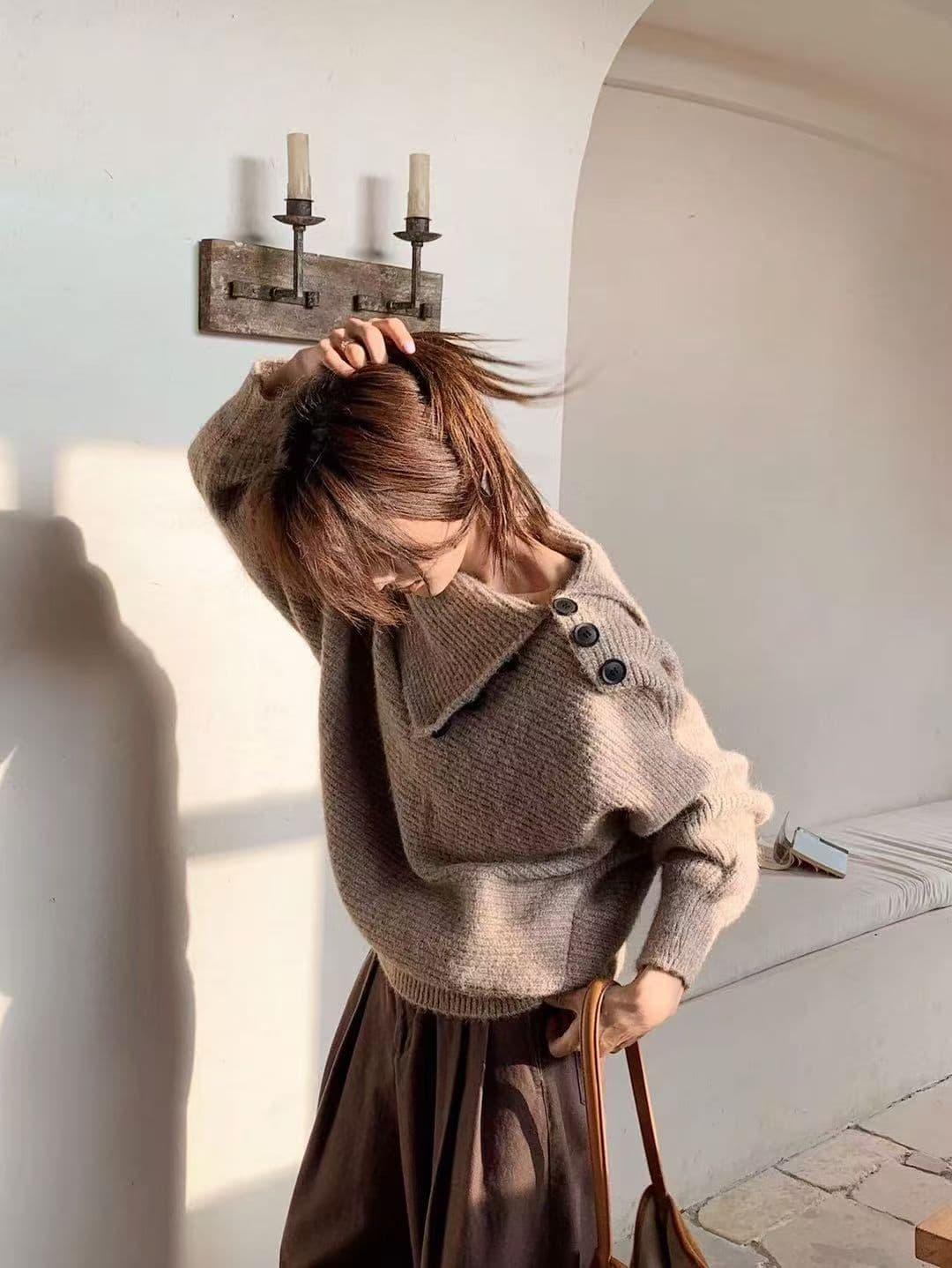 한 부서 터틀넥 불규칙 디자인 센스 풀오버 스웨터 여자 가을 겨울 느긋한 와이드 부드러운 찹쌀 품격 니트 스웨터 맨위 상세 이미지 2