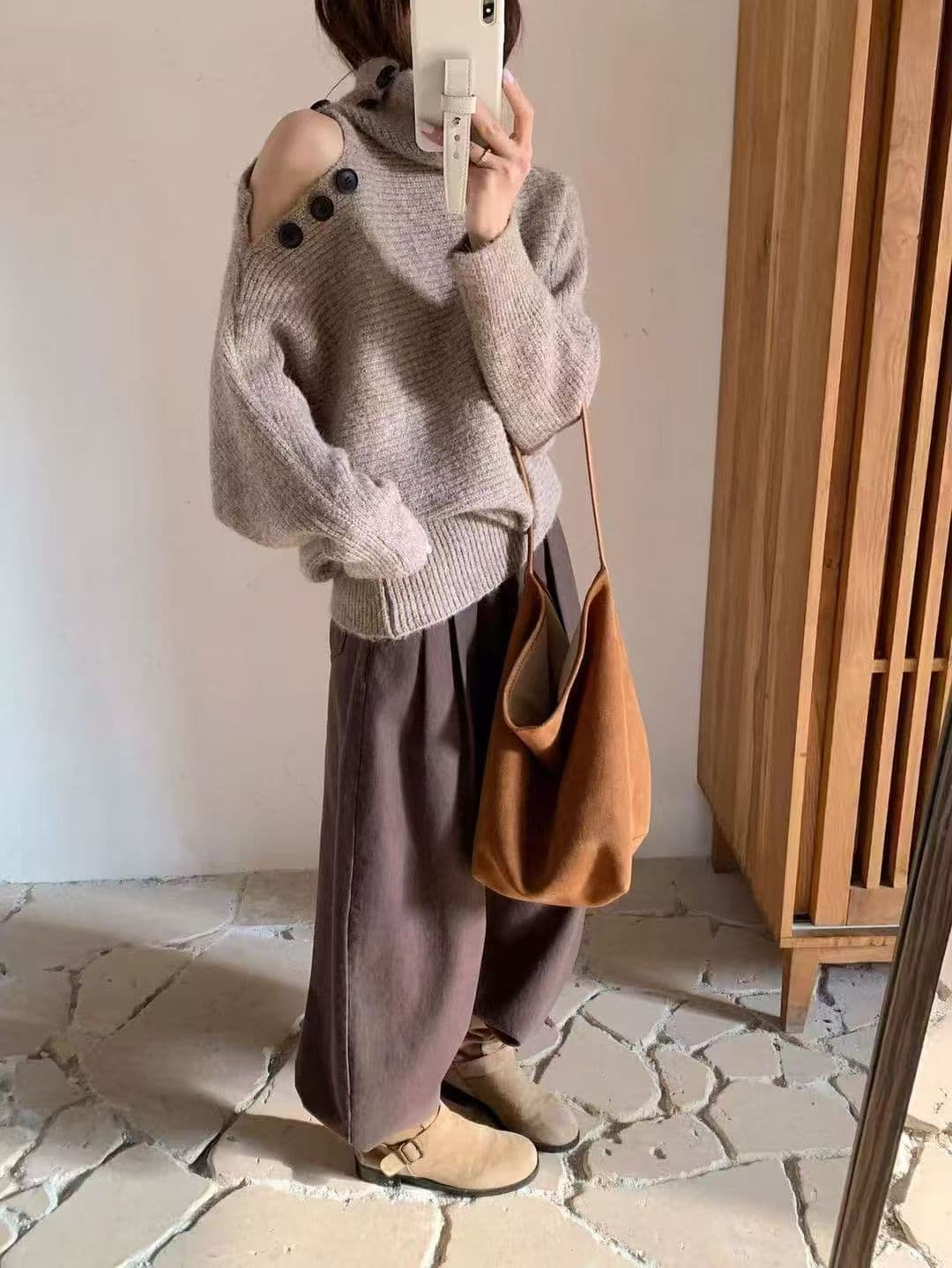 한 부서 터틀넥 불규칙 디자인 센스 풀오버 스웨터 여자 가을 겨울 느긋한 와이드 부드러운 찹쌀 품격 니트 스웨터 맨위 상세 이미지 3