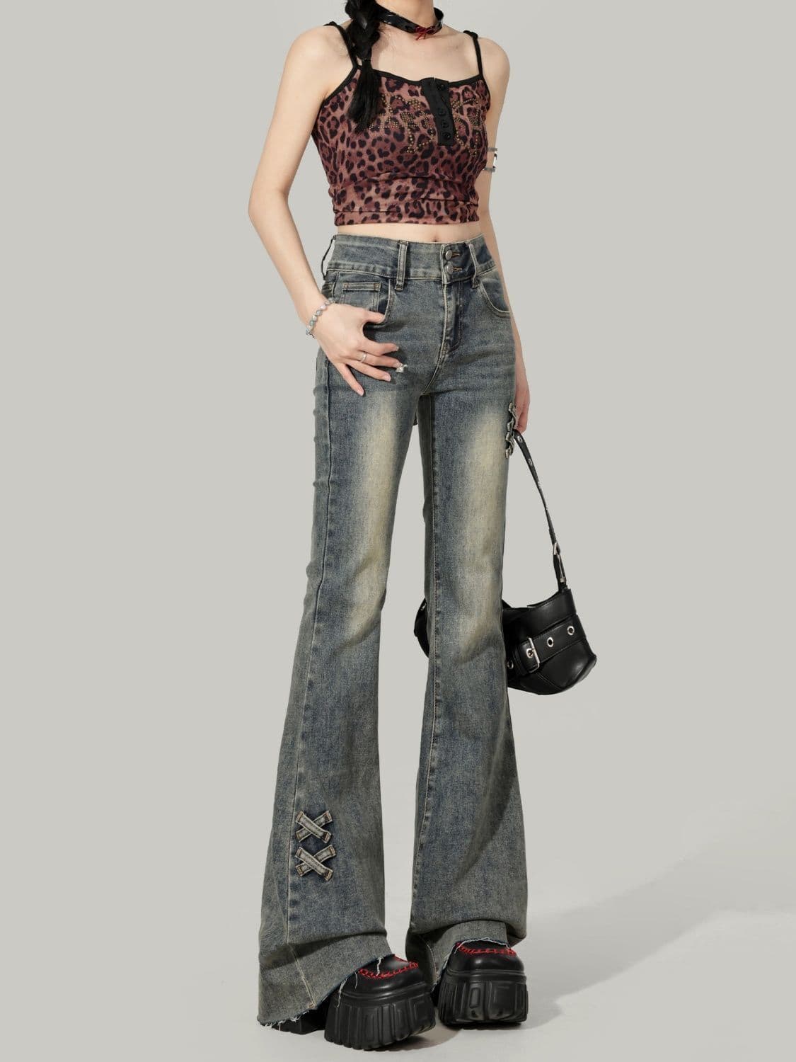 여름 레트로 블루 더블 버클 부츠컷 청바지 여성 2026 새로운 몸매 가꾸기 디자인 센스 슬림해 보이는 신축성 나팔 바지 상세 이미지 3
