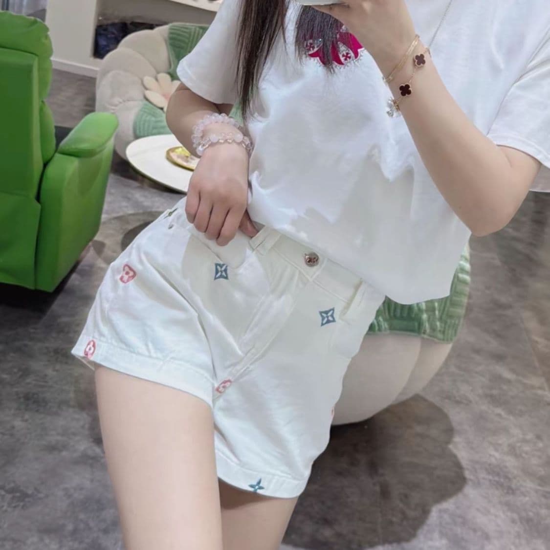아메리칸 핫걸 스트레이트 데님 반바지 여성 여름 새로운 캐주얼 다용도 몸매 가꾸기 슬림해 보이는 한 마디 타이트 스커트 핫 바지 트렌디