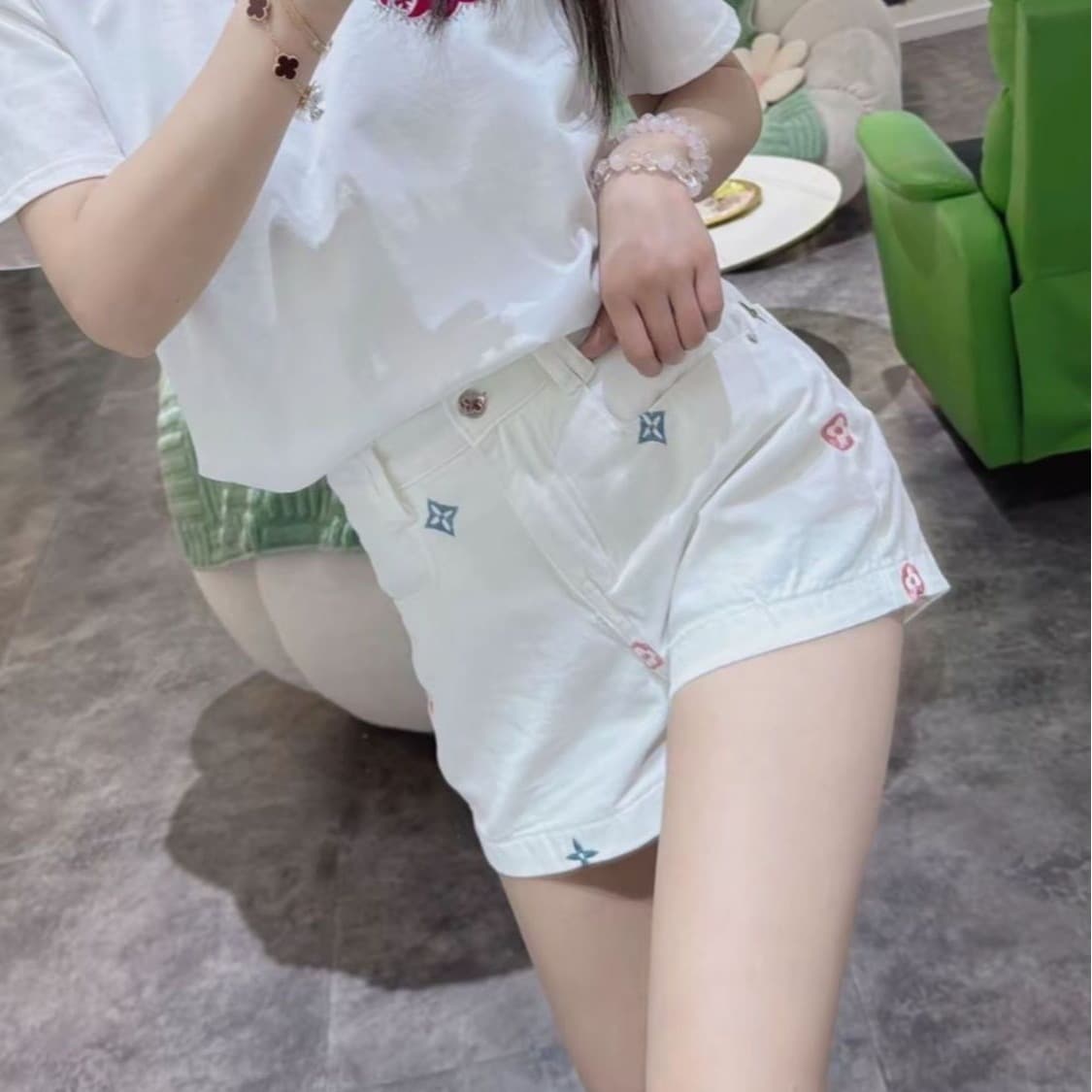 아메리칸 핫걸 스트레이트 데님 반바지 여성 여름 새로운 캐주얼 다용도 몸매 가꾸기 슬림해 보이는 한 마디 타이트 스커트 핫 바지 트렌디 이미지 5