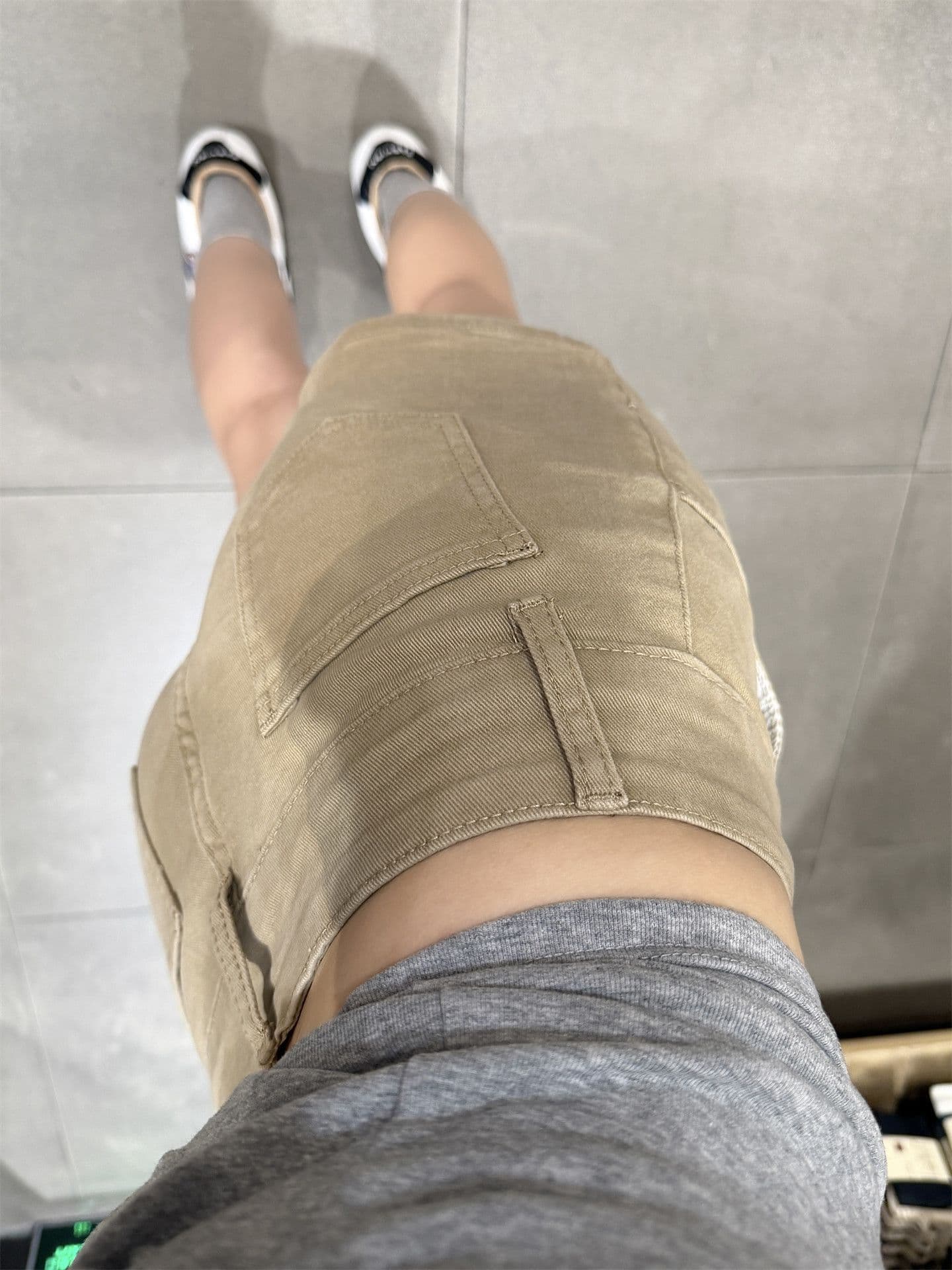 출퇴근 개성 캐주얼 더블 버클 슬림해 보이는 스트레이트 데님 반바지 여성 새로운 봄 여름 ins 스트레이트 데님 핫 바지 상세 이미지 11