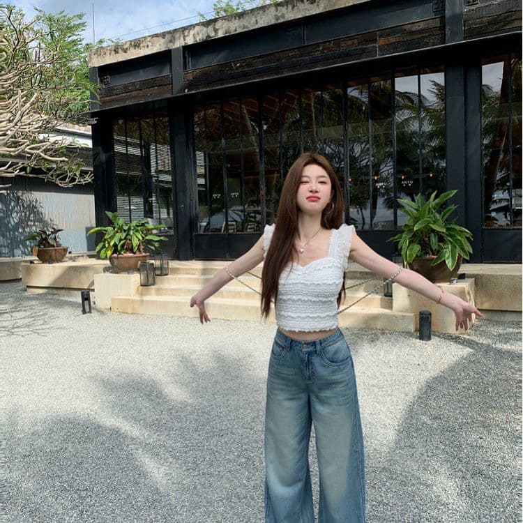 프랑스식 화이트 홀로우 아웃 레이스 작은 셔츠 여성 여름 새로운 이슬 쇄골 외출용 맨위 만나는 민소매 캐미솔 상세 이미지 3