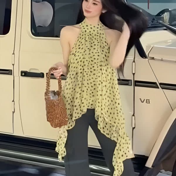 휴가 바람 달콤함 도트 무늬 불규칙 비스듬한 밑단 행침 목 조끼 여성 여름 새로운 디자인 센스 루즈핏 민소매 맨위