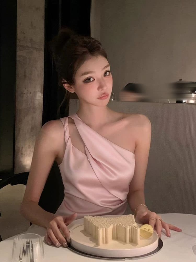 프랑스식 섹시함 핫걸 비스듬한 숄더백 허리 수축 민소매 여성 셔츠 2026 여름 새로운 디자인 몸매 가꾸기 연령 감소 맨위 상세 이미지 7