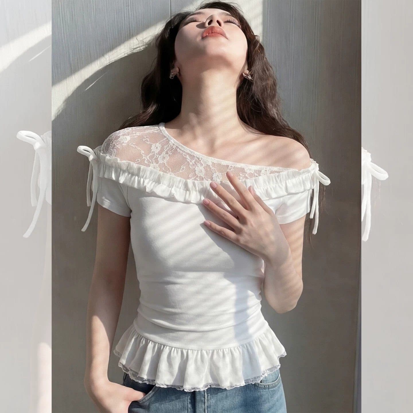 화이트 비스듬한 어깨 의류 레이스 여름 디자인 패치워크 몸매 가꾸기 슬림해 보이는 순수한 욕망 새로운 핫걸 티셔츠 한 단어 반팔 상세 이미지 3
