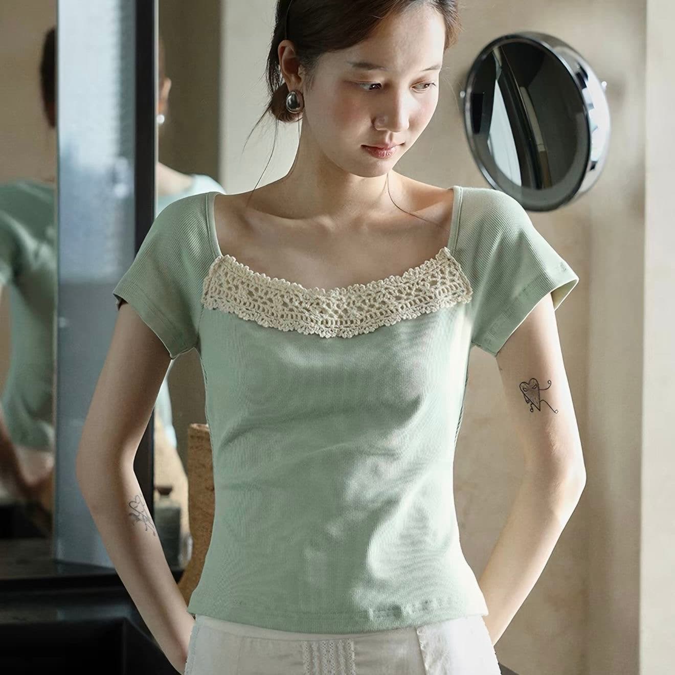 새로운 다용도 패치워크 레이스 반팔 티셔츠 여름 몸매 가꾸기 슬림해 보이는 디자인 센스 작은 대중 핫걸 바람 녹색 맨위 상세 이미지 2