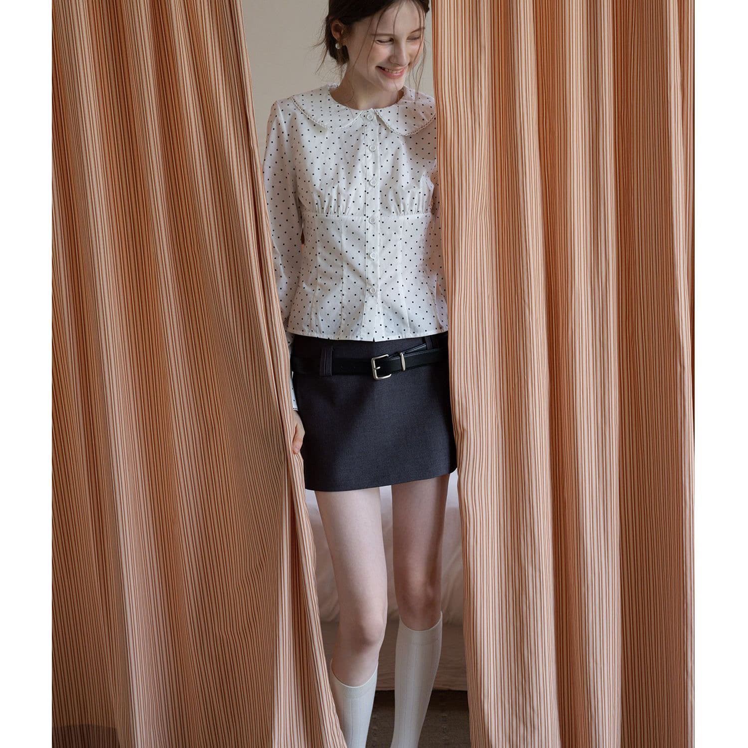 프랑스식 레트로 도트 무늬 베이비 칼라 셔츠 2025 가을 miu 부서 루즈핏 쇼트 스타일 품격 슬림해 보이는 긴팔 맨위 상세 이미지 7