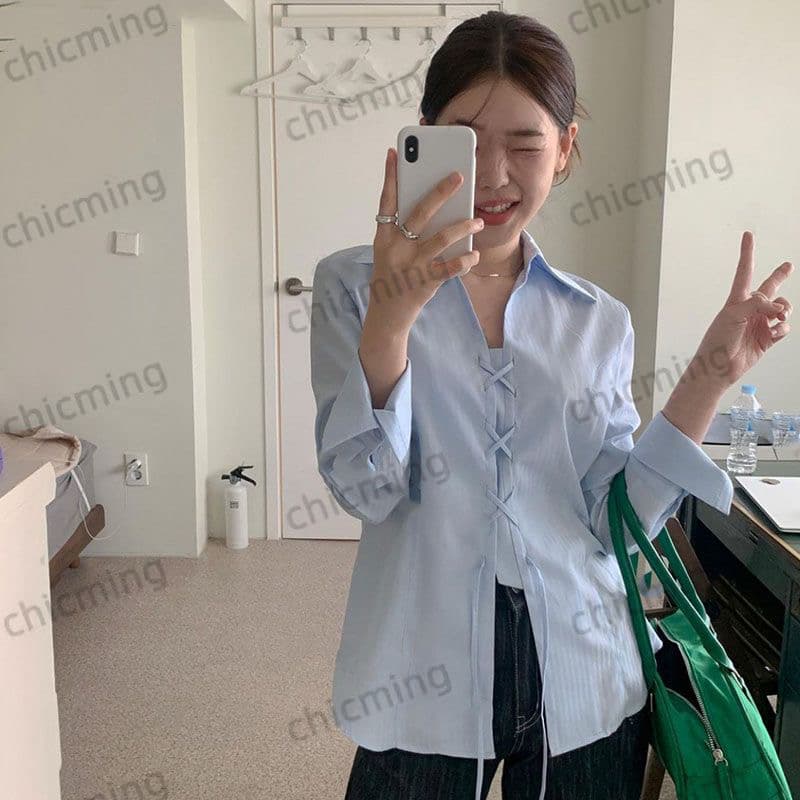 chictang2022 가을 캐주얼 부드러운 chic 바람 한국 스타일 루즈핏 파란색 십자가 스트랩 여성 셔츠 크리스틴 배 상세 이미지 1