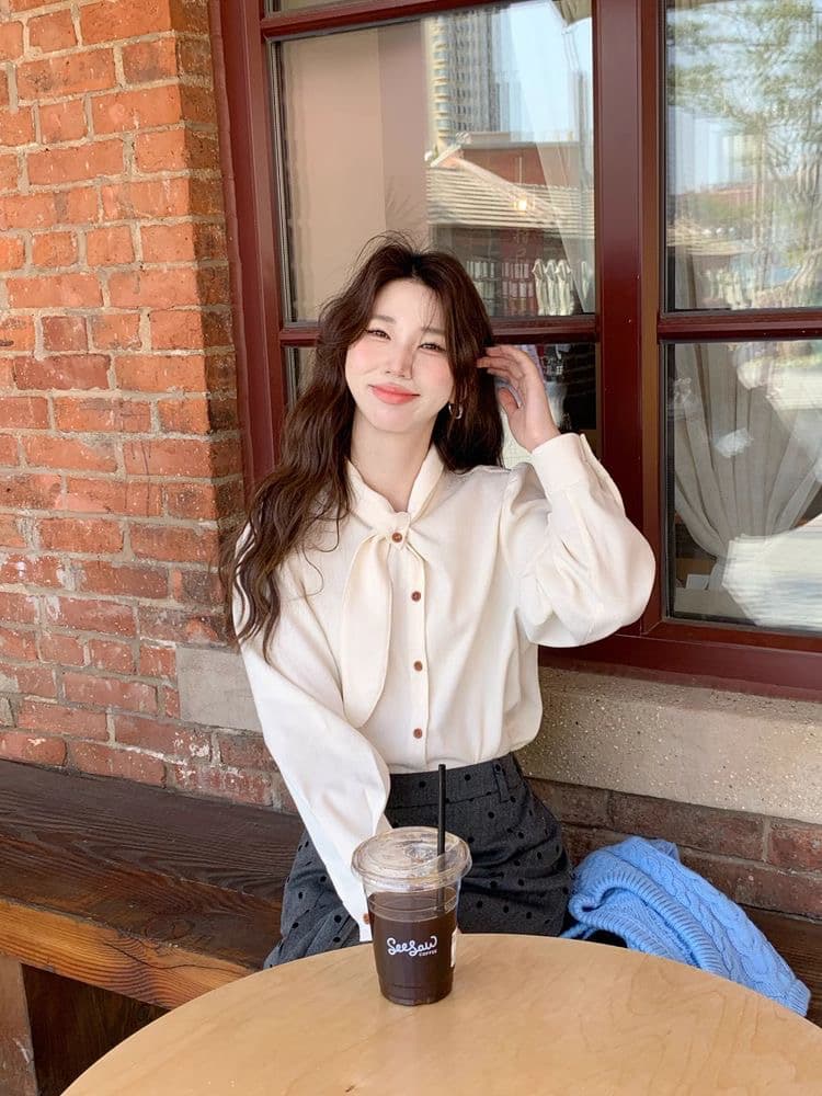 새로운 프랑스식 고급 센스 코듀로이 나비 넥타이 긴팔 여성 셔츠 가을 출퇴근 다용도 거품 소매 맨위 상세 이미지 5