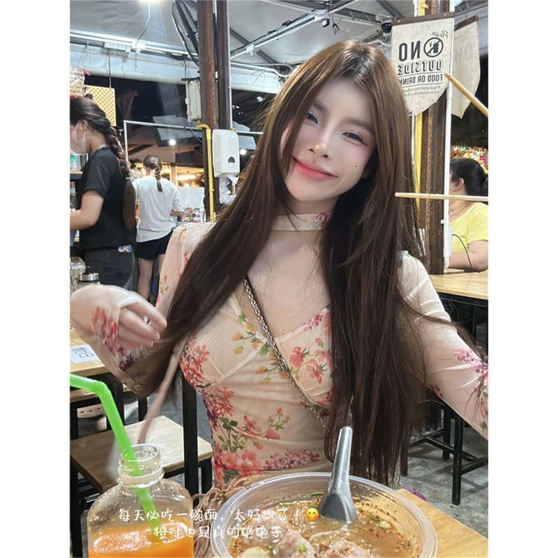 레트로 섹시함 핫걸 V넥 꽃무늬 긴팔 티셔츠 여성 여름 새로운 몸매 가꾸기 슬림해 보이는 작은 대중 패션 인사이드 잡아라. 의류 이미지 5
