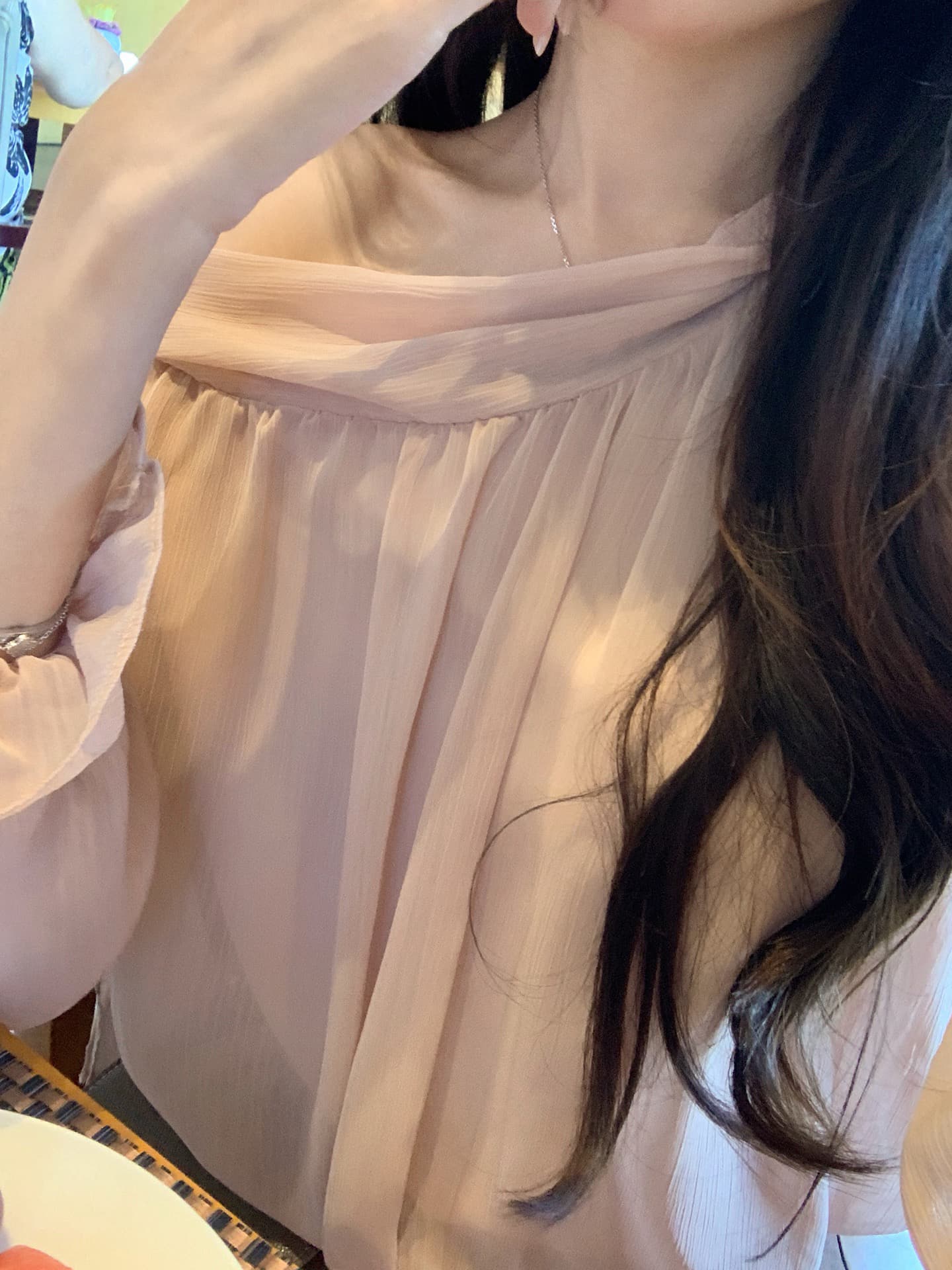 한 부서 비스듬한 어깨 스트랩 긴팔 여성 셔츠 이른 가을 명문 여성 품격 작은 샤넬 스타일 루즈핏 슬림해 보이는 핫걸 오프숄더 맨위 상세 이미지 4