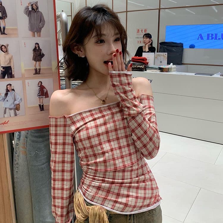 체크무늬 보트넥 티셔츠 여성 긴 소매 슬림해 보이는 작은 대중 주름 허리 수축 몸매 가꾸기 핫걸 바람이 아닙니다. 규칙 오프숄더 맨위 상세 이미지 5