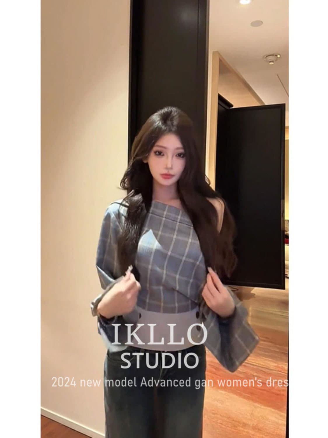 오프숄더 체크무늬 긴팔 티셔츠 여성 2024 새로운 폭발 Chic 고유 한 슈퍼 잘 생긴 조기 가을 비스듬한 어깨 의류 이미지 4
