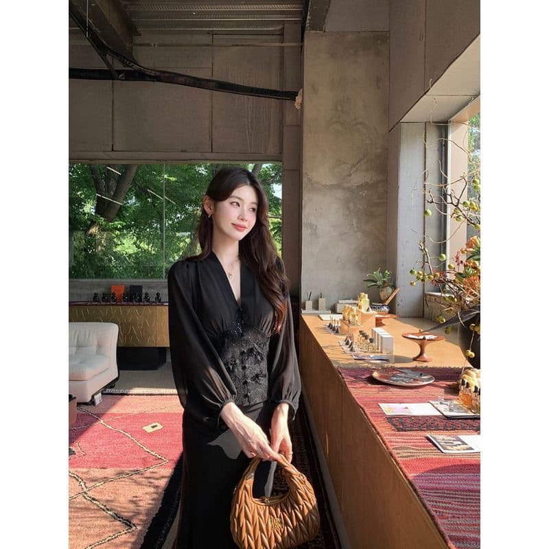 2026 봄 여름 프랑스식 레이스 꽃 둘 색상 셔츠 여성 여름 벌룬 소매 허리 수축 V넥 맨위 이미지 3