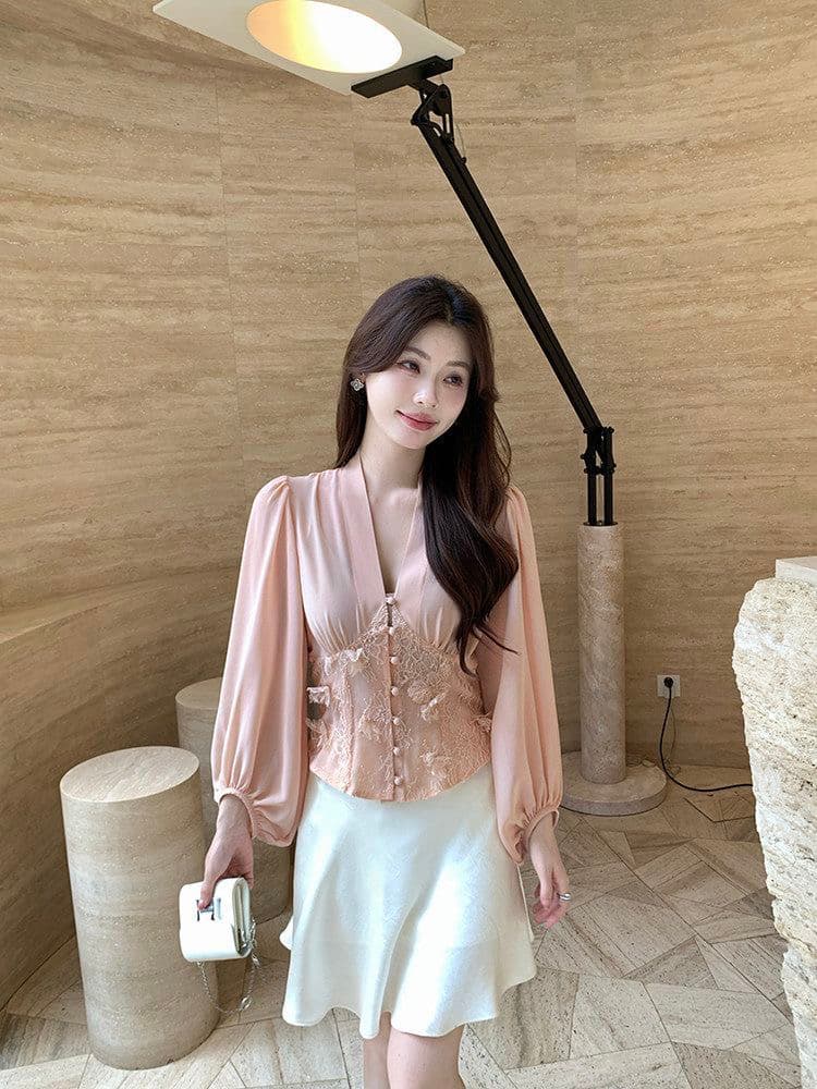 2026 봄 여름 프랑스식 레이스 꽃 둘 색상 셔츠 여성 여름 벌룬 소매 허리 수축 V넥 맨위 상세 이미지 4