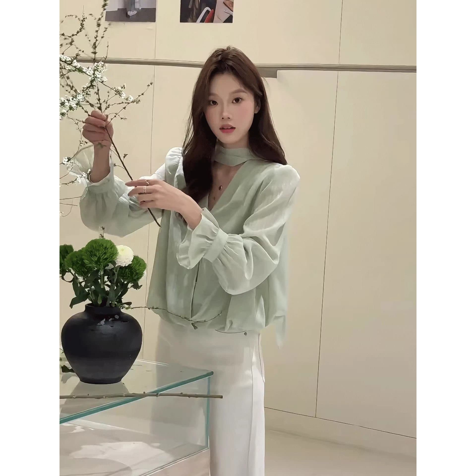 프랑스식 품격 V넥 리본 여성 셔츠 2026 봄 고급 센스 루즈핏 Chic 아름다운 슬림해 보이는 긴팔 맨위 이미지 5