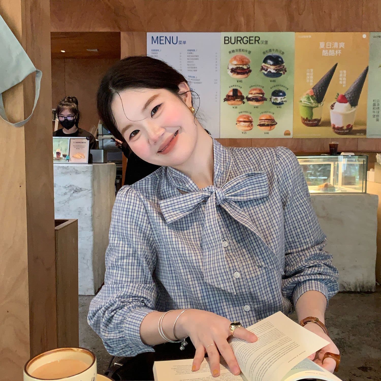 한국 스타일 나비 매듭 스트랩 파란색 격자 무늬 셔츠 레이스업 맨위 여성 긴 소매 가을 겨울 만나는 셔츠 외출용 고급 상세 이미지 4