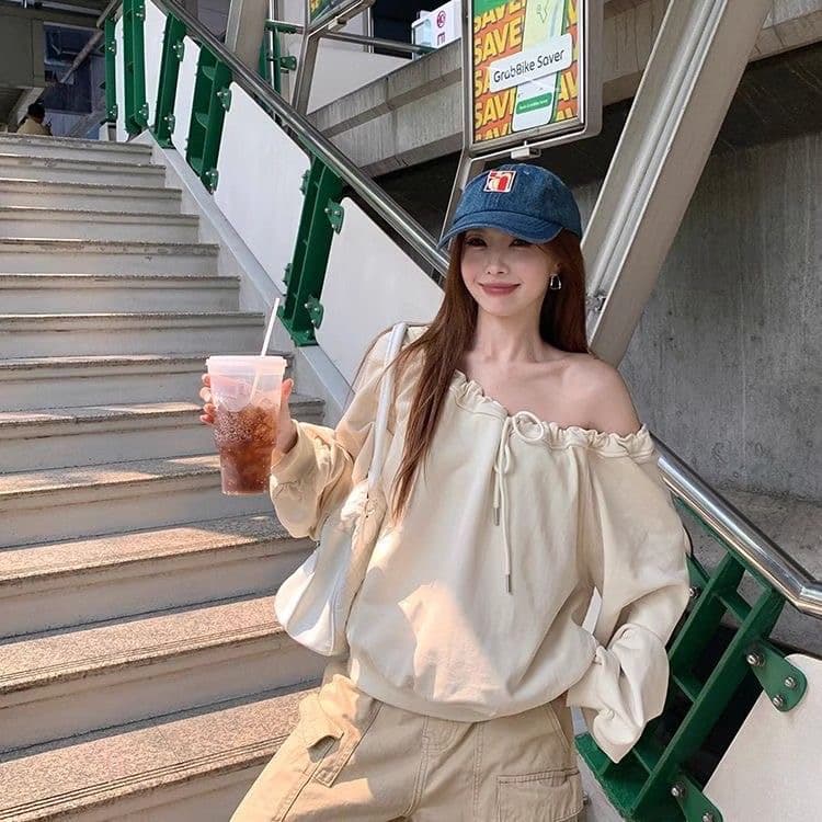 품격 비스듬한 어깨 펌프 로프 후드티 여성 봄 가을 외출용 긴팔 루즈핏 아메리칸 핫걸 오프숄더 오프숄더 맨위 상세 이미지 1