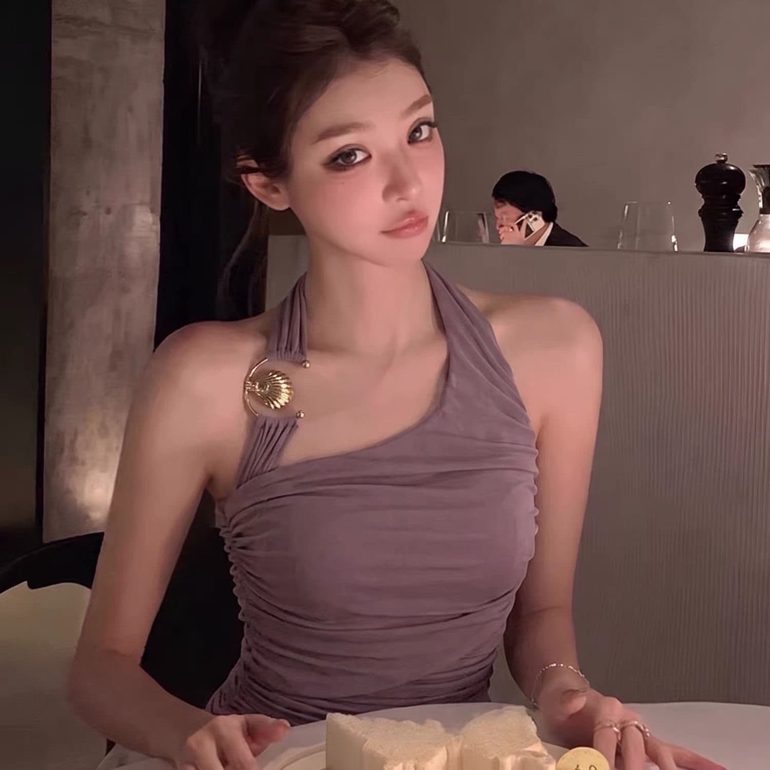 한 부서 순수한 욕망 조개 금속 버클 행침 목 보라색 조끼 여성 여름 새로운 디자인 센스 주름 민소매 맨위 트렌디