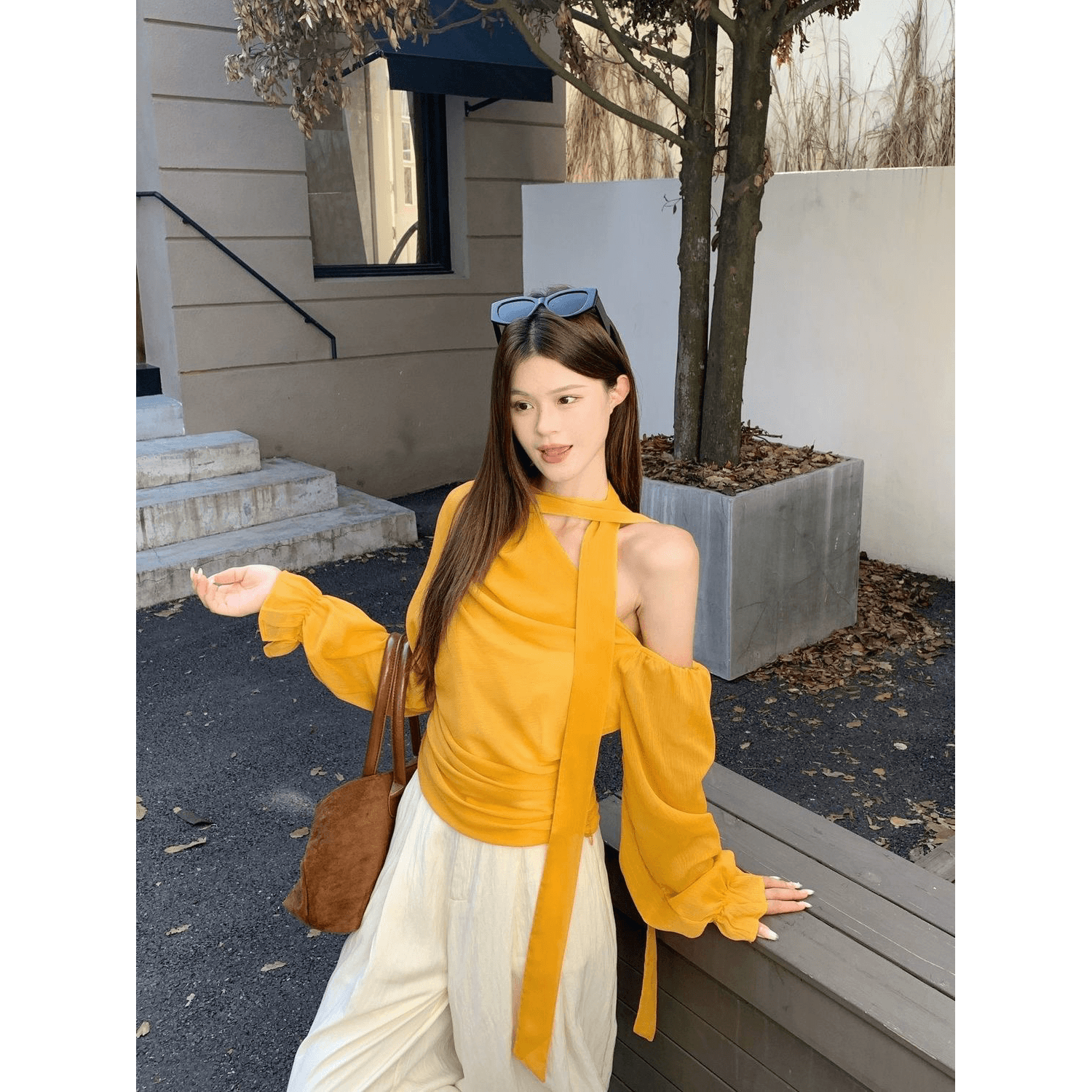 황색 스트랩 비스듬한 어깨 긴팔 여성 셔츠 가을 한 부서 chic 주름 몸매 가꾸기 셔츠 디자인 센스 쇼트 스타일 맨위 이미지 5