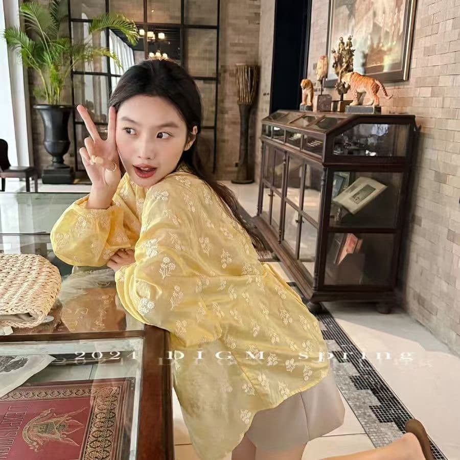 2025 봄 여름 새로운 프랑스식 레트로 고급 센스 프린트 작은 데이지 루즈핏 슬림해 보이는 셔츠 폭발 맨위 작은 셔츠 이미지 4