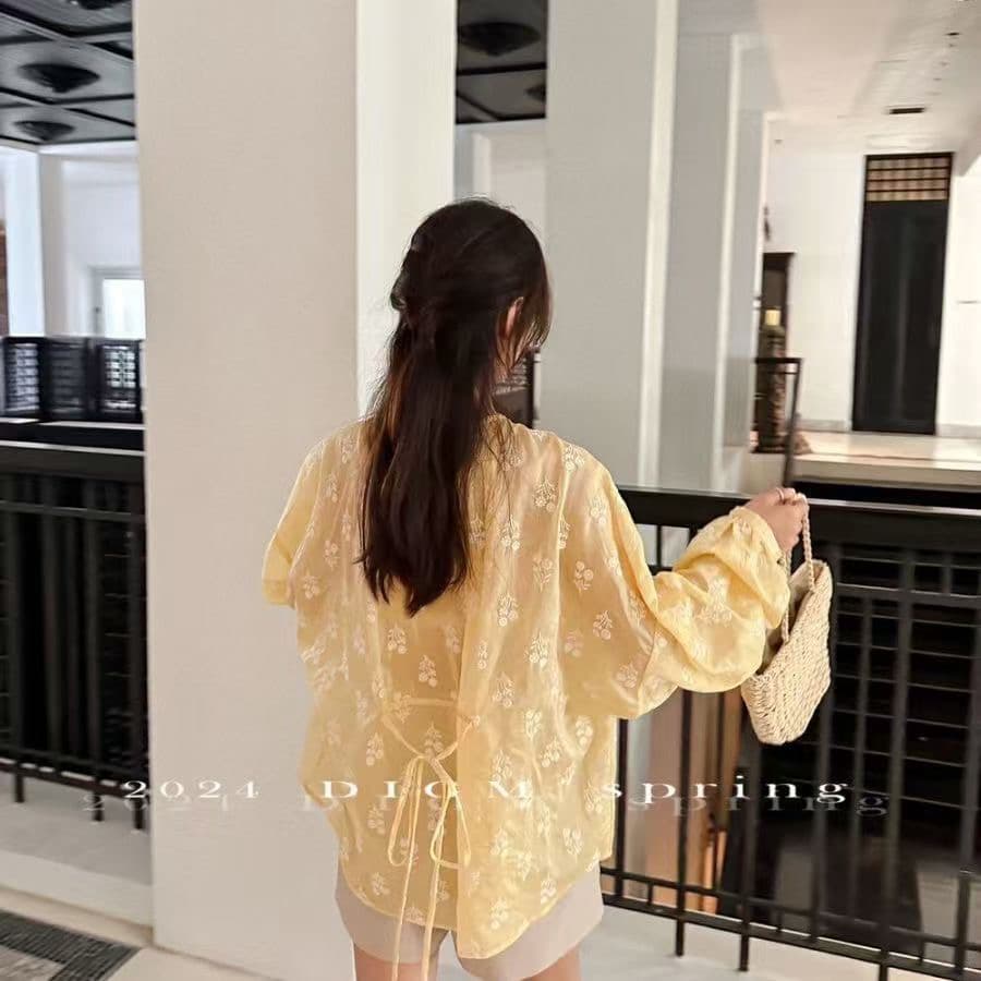 2025 봄 여름 새로운 프랑스식 레트로 고급 센스 프린트 작은 데이지 루즈핏 슬림해 보이는 셔츠 폭발 맨위 작은 셔츠 상세 이미지 6