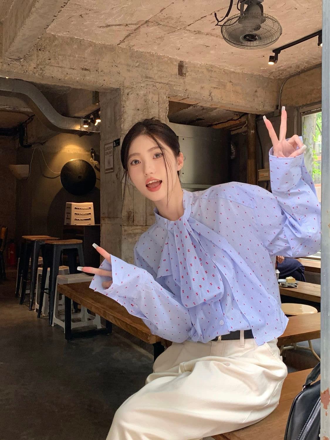 한 부서 품격 다용도 파란색 도트 무늬 여성 셔츠 이른 가을 외국 가스 다용도 디자인 센스 레이스업 루즈핏 셔츠 맨위 이미지 3