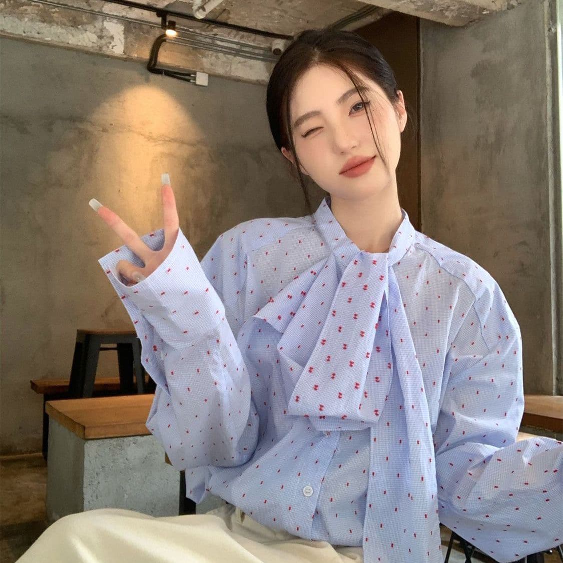 한 부서 품격 다용도 파란색 도트 무늬 여성 셔츠 이른 가을 외국 가스 다용도 디자인 센스 레이스업 루즈핏 셔츠 맨위 상세 이미지 1