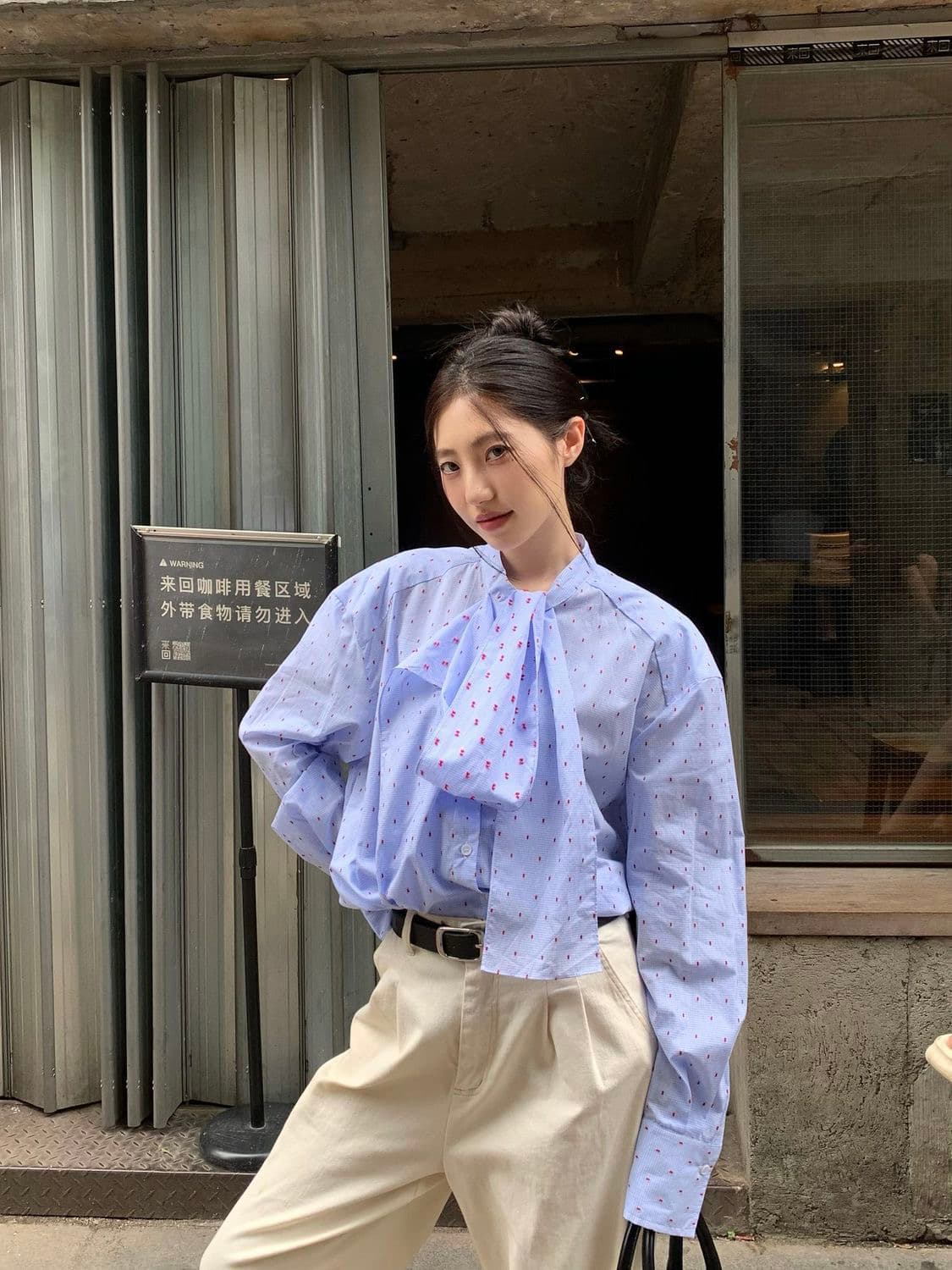 한 부서 품격 다용도 파란색 도트 무늬 여성 셔츠 이른 가을 외국 가스 다용도 디자인 센스 레이스업 루즈핏 셔츠 맨위 상세 이미지 6