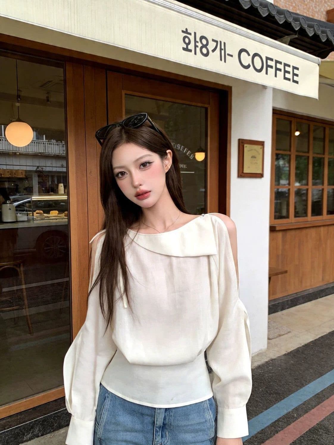 봄 여름 새로운 한 부서 부드러운 바람 디자인 센스 오프숄더 레이스 업 셔츠 여성 셔츠 아름다운 외국 가스 연령 감소 작은 셔츠
